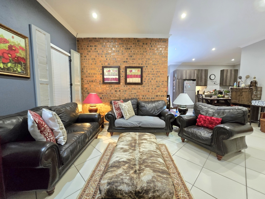 3 Bedroom Property for Sale in Gateway Manor North West